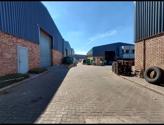 3,980M² INVESTMENT FOR SALE IN CLAYVILLE
